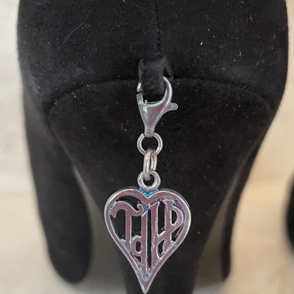 Vintage Terry de Havilland black boot with fuchsia faux fur in size 39 - Picture 5 of 10